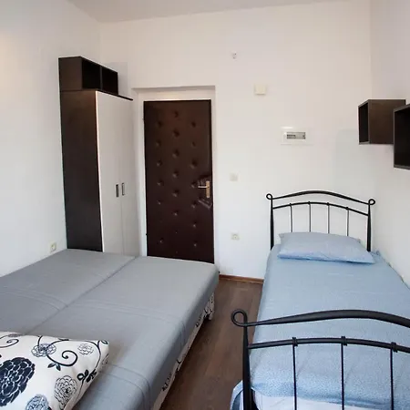 With Wifi - 15887 شقة *